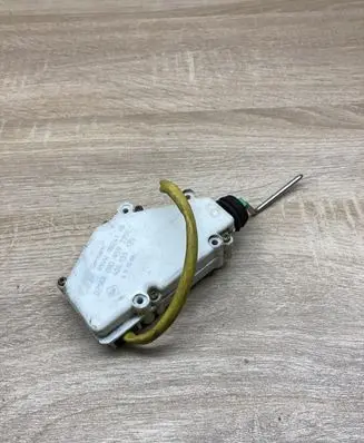 Seat Alhambra (Mk1) Fuel tank cap lock motor 95VW9B241AB 7M0959775C