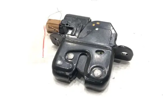 Renault Captur Tailgate exterior lock 905039428R