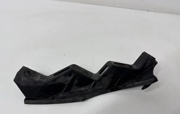 Volkswagen PASSAT B6 Front bumper mounting bracket 3C0807889