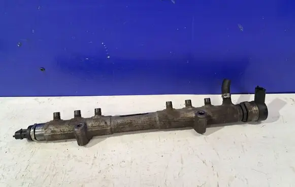 Volvo V70 Fuel main line pipe 0445215023 31259011