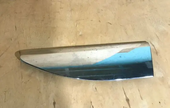 Rear fender molding trim