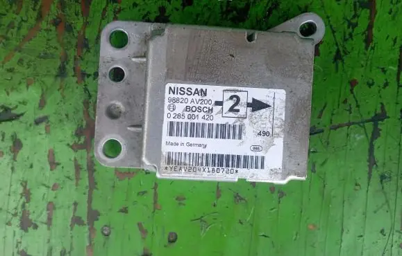 Nissan Primera Airbag control unit/module 98820AV200