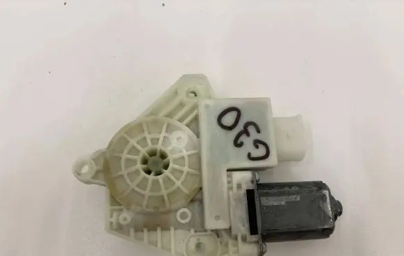 BMW 5 G30 G31 Front door window regulator motor 7455082
