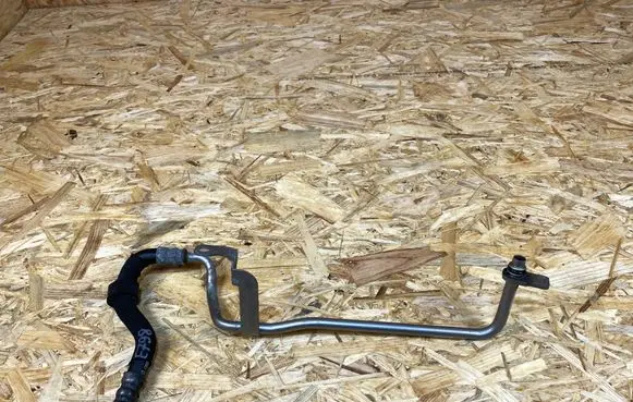 Audi Q5 SQ5 Gearbox oil cooler pipe/hose 8R0317825P