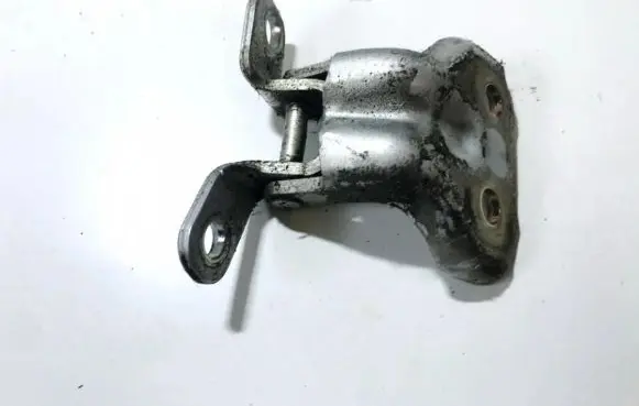 KIA Sorento Rear door lower hinge