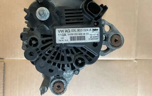 Volkswagen Crafter Generator/alternator 03L903024A