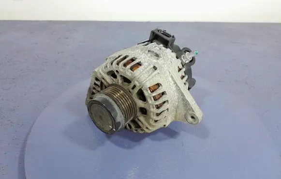 Hyundai i40 Generator/alternator 37300-2E300