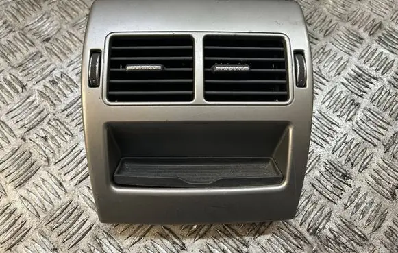 Jaguar XF X250 Rear air vent grill 