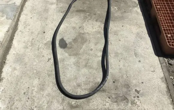 Chrysler Pacifica Front door rubber seal OEM