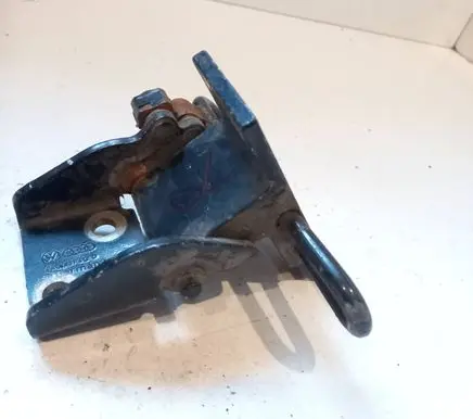 Audi A6 S6 C4 4A Front door lower hinge 4A0831412D