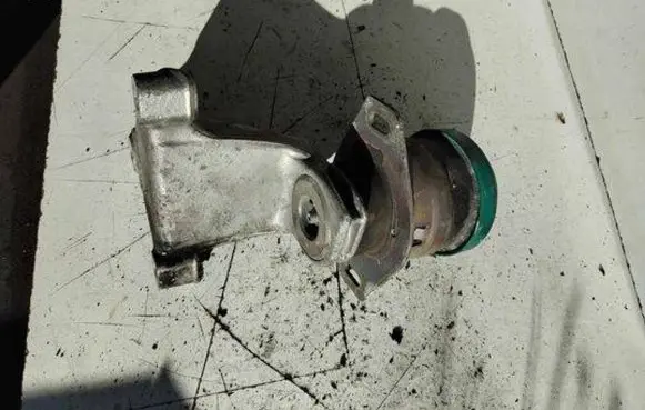Citroen C5 Gearbox mount 9640951780