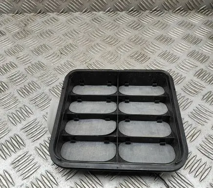 Porsche Cayenne (9Y0 9Y3) Quarter panel pressure vent 4M0819181