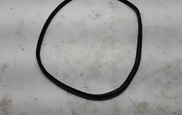 Renault Clio V Trunk rubber seal (body) 908305630R