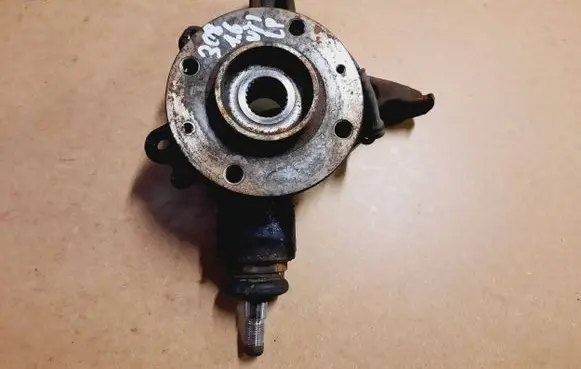 Peugeot 308 Front wheel hub spindle knuckle