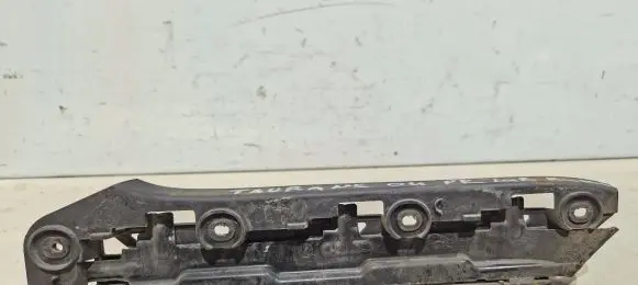 Volkswagen Touran I Front bumper mounting bracket 1t0807936