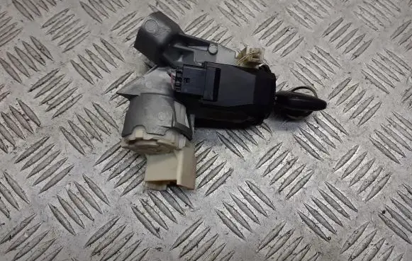 Toyota Yaris Ignition lock N0502241