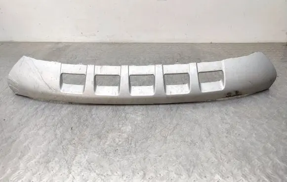 Front bumper lip