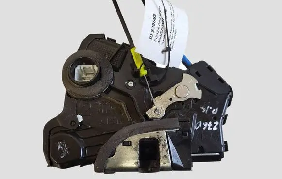 Toyota Auris 150 Front door lock