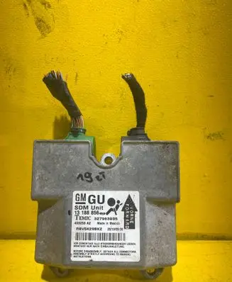 Opel Zafira B Airbag control unit/module 13188856