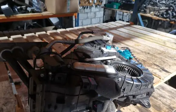Audi Q7 4L Interior heater climate box assembly 4L0820004D