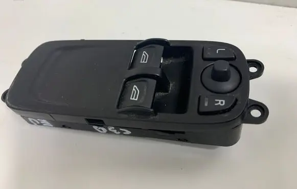 Volvo C30 Electric window control switch 30773208