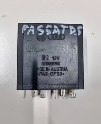 Volkswagen PASSAT B5.5 Other relay 4B0955531A A071101 5WK10430B