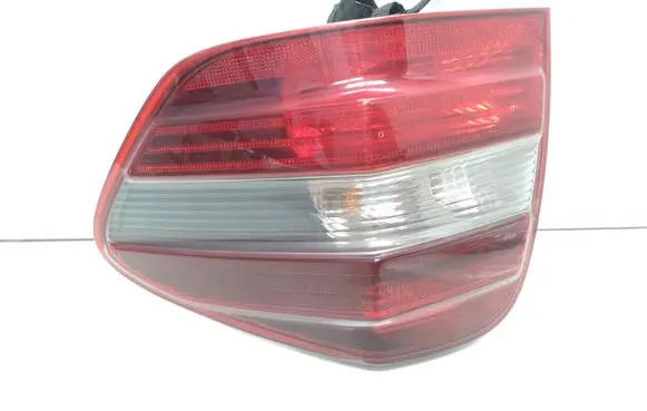 Mercedes-Benz ML W164 Rear/tail lights 225168r 22517200r