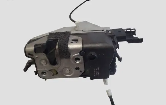 Peugeot 5008 Rear door lock 833329 A02333