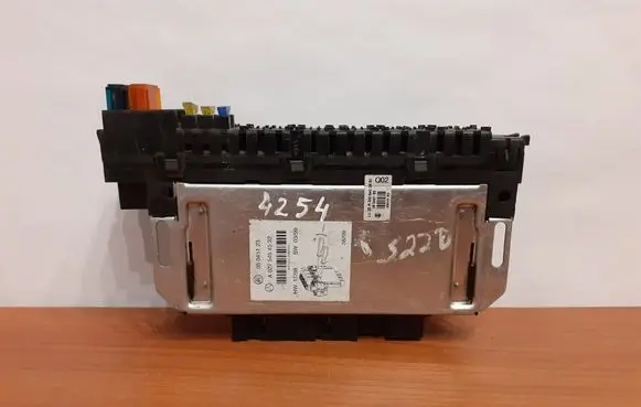 Mercedes-Benz S W220 Fuse box set A0275454532 4254