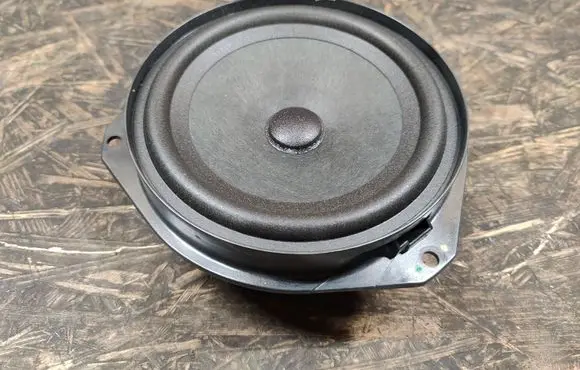 Alfa Romeo Stelvio Rear door speaker 00505473920
