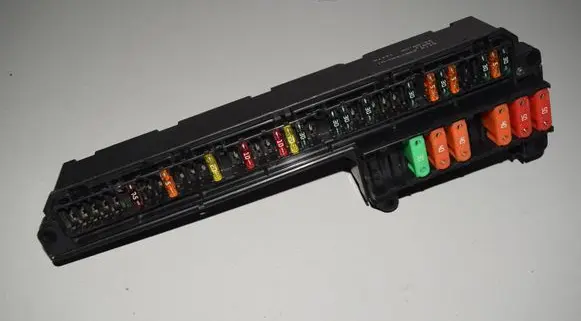 BMW 5 E60 E61 Fuse module 61146957330