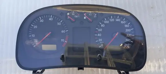 Volkswagen Golf III Speedometer (instrument cluster)