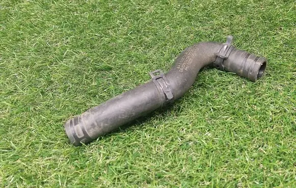 Mercedes-Benz E W212 Engine coolant pipe/hose A2128300996