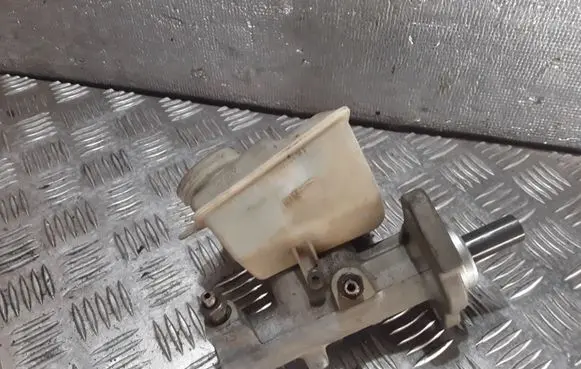 Volvo V70 Master brake cylinder 8646006