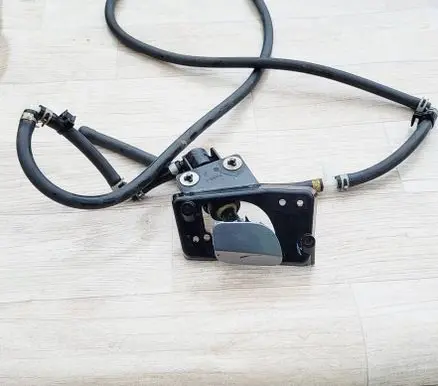 Alfa Romeo Giulia Headlight washer pump 2860020 E139717 B566800