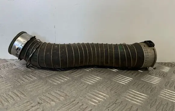 BMW 5 F10 F11 Intercooler hose/pipe