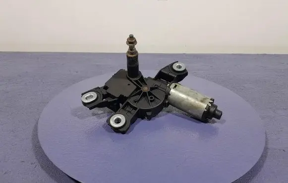 Volkswagen PASSAT B6 Rear window wiper motor 53032812