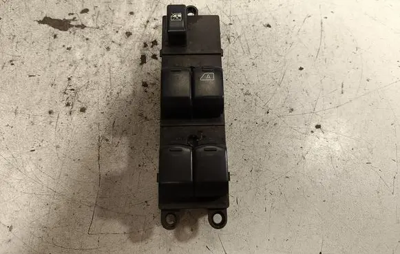 Nissan Navara D40 Electric window control switch 