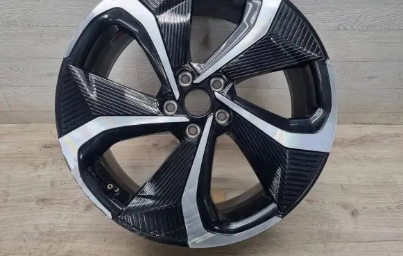 R20 alloy rim