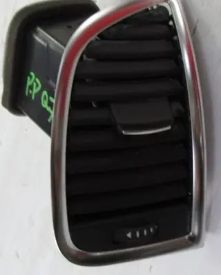 Audi Q7 4L Dashboard side air vent grill/cover trim 4L0820902