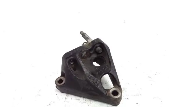 Lexus CT 200H Engine mounting bracket 37030