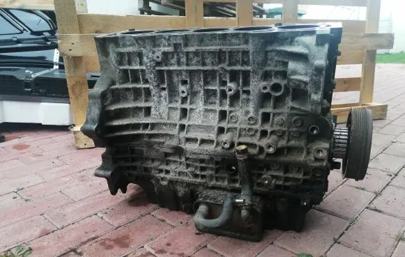 Volvo S60 Engine block 8642831A 6323