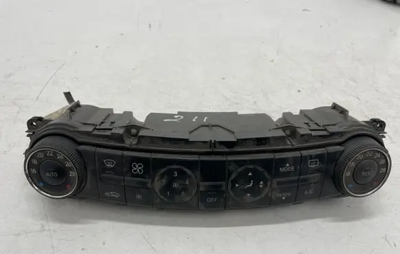 Mercedes-Benz E W211 Climate control unit 2118300490