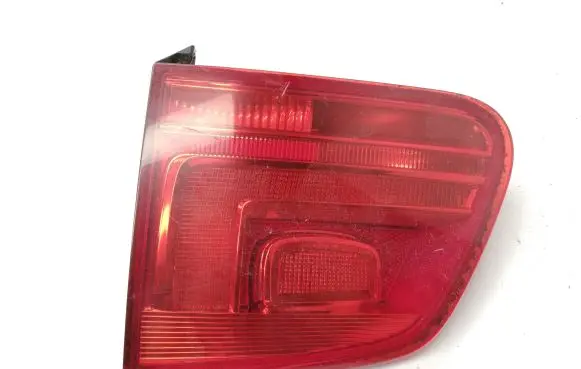 Volkswagen Tiguan Tailgate rear/tail lights 5N0945094H