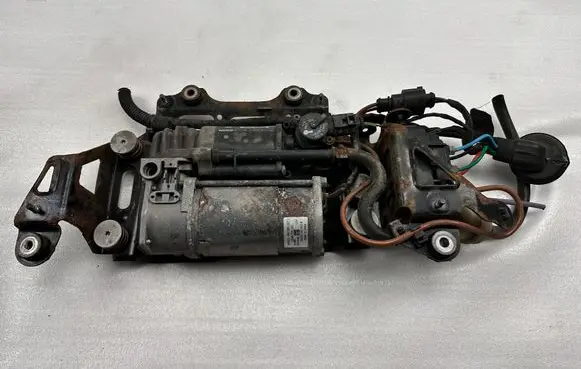 Audi A8 S8 D4 4H Air suspension compressor/pump 4430201871