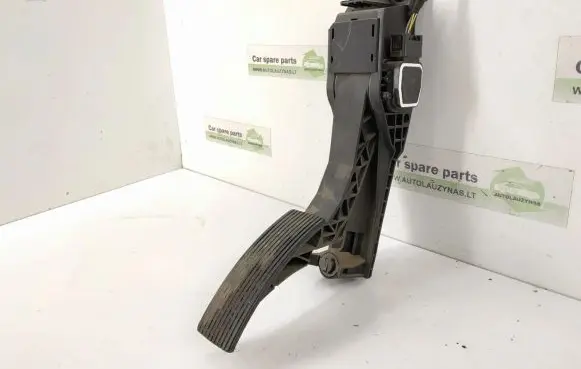 Mercedes-Benz ML W164 Accelerator throttle pedal 1643000004 A1643000004