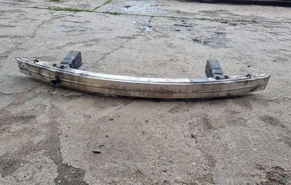 Mercedes-Benz CLS C219 Front bumper cross member