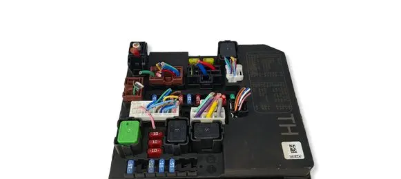 Nissan Juke I F15 SAM control unit 50Y311F03 284B71TX2A D807