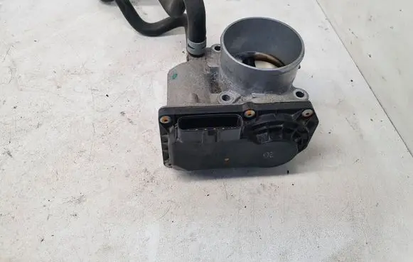Toyota Auris E180 Throttle valve 220300T110 4L08