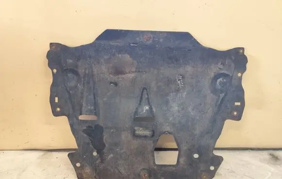 Volvo XC70 Engine splash shield/under tray AG9N6P013DA